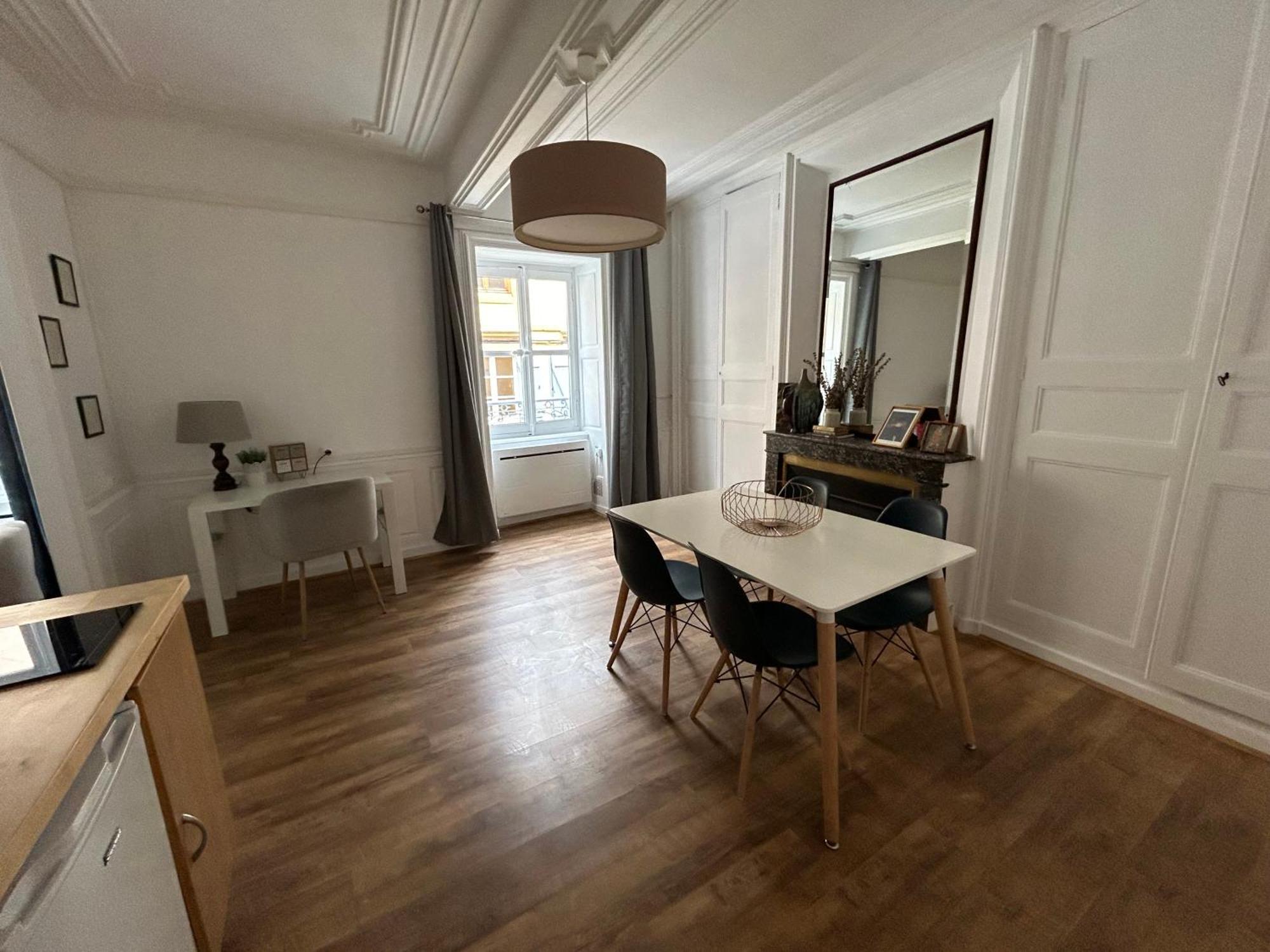 Appartement Cosy Charme Ancien Thizy-les-Bourgs Buitenkant foto